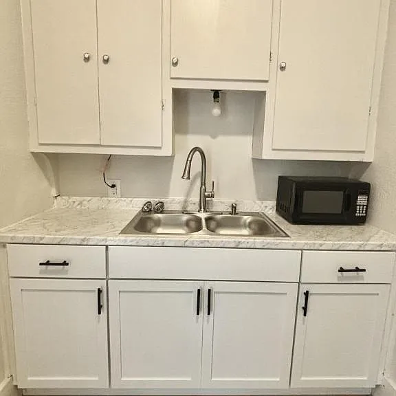 404 E Bond St #9 — Photo 6
