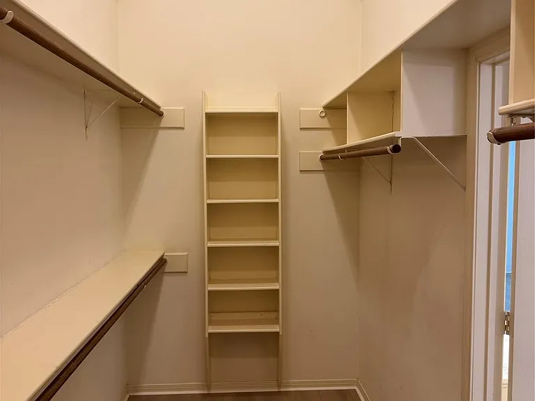120 Hiwon Dr — Photo 23