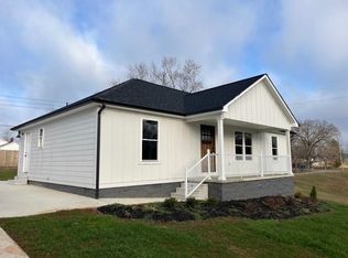329 1st Ave, Lawrenceburg, TN 38464