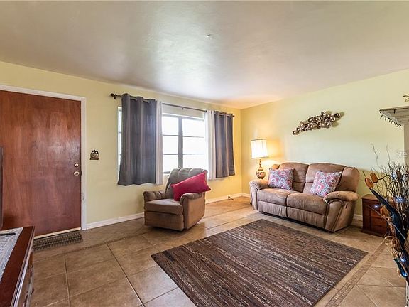 4th image of 2839 Saint John Dr