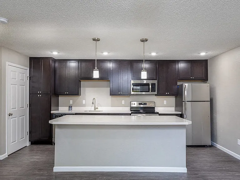 Springhill Apartments — Photo 30