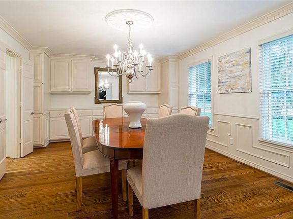 4th image of 3403 Dartmouth Ave