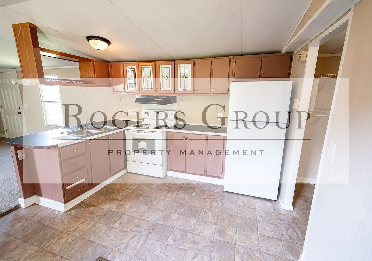 3 bed, 2.0 bath, $895 — Photo 3