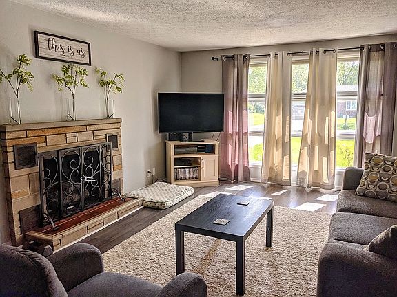 2nd image of 3405 N Lanewood Dr