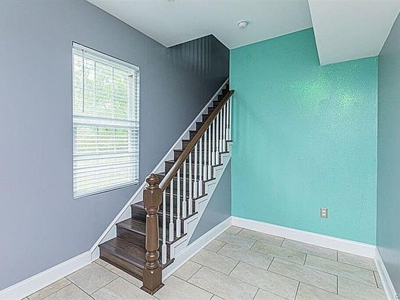 5th image of 506 College Ave