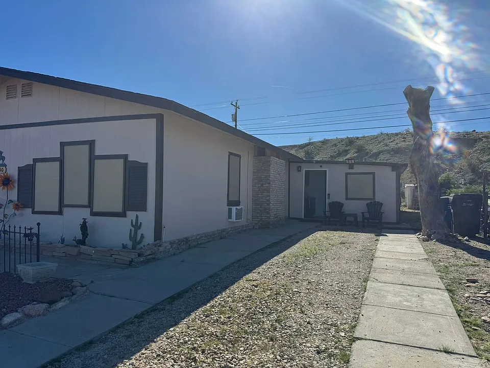 1750 Rio Vista Dr #2