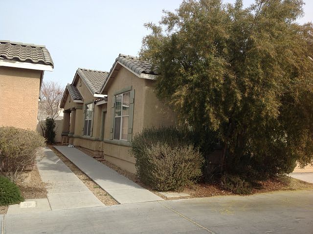1st image of 2524 Living Rock St
