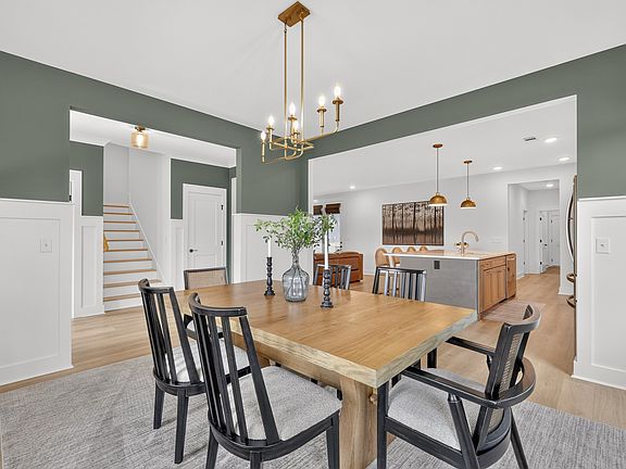 3rd image of 448 Doversley Ct
