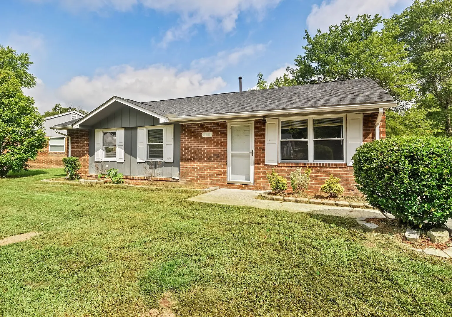 Three Bedroom Home! — Photo 3