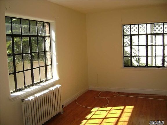 4th image of 4608 245th St