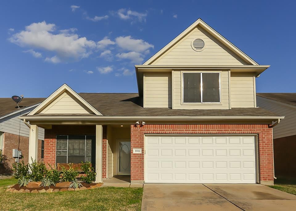 1st image of 2918 Desert Oasis Ln