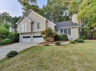 912 Fernwood Rd, Woodstock, GA 30189