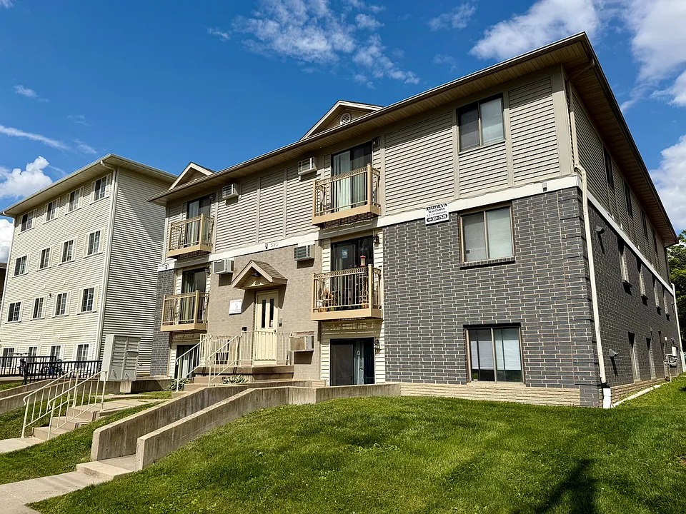 520 S Johnson St #8