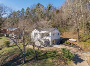 109 Hogan Rd, Rossville, GA 30741