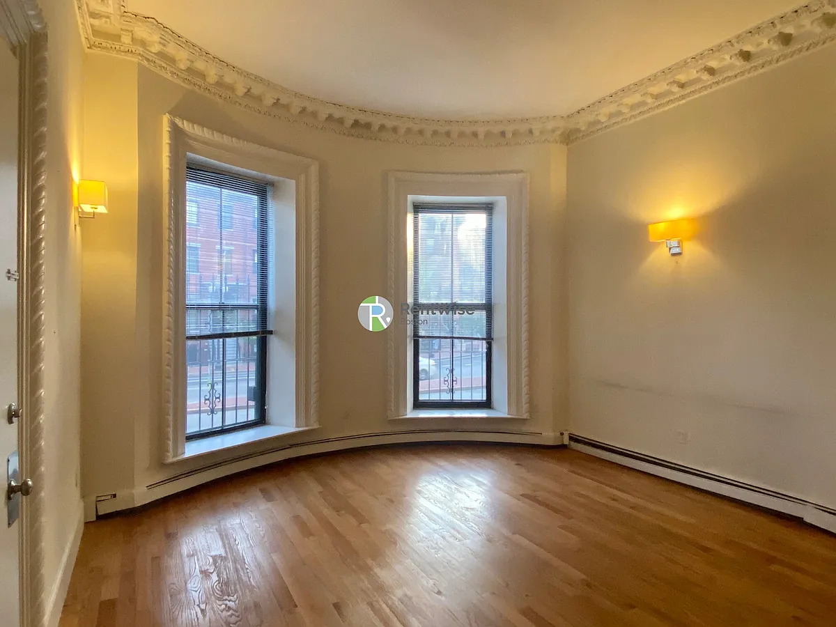 Building Photo - 525 Massachusetts Ave #1
