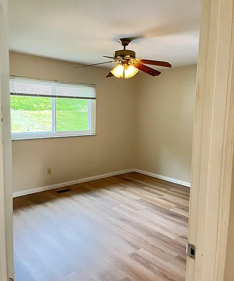 930 Bellestri Dr — Photo 10