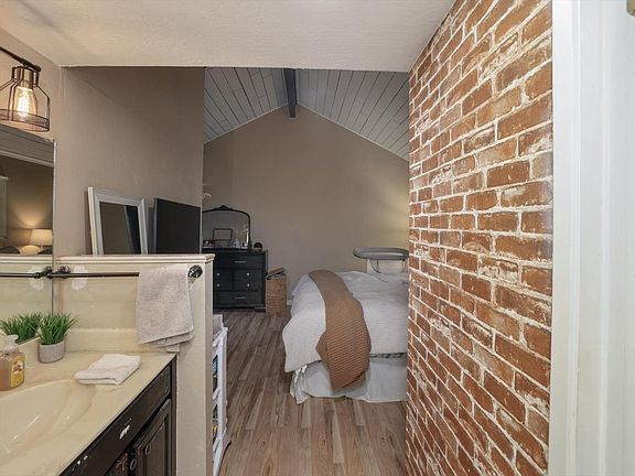 5th image of 909 El Camino Avenue