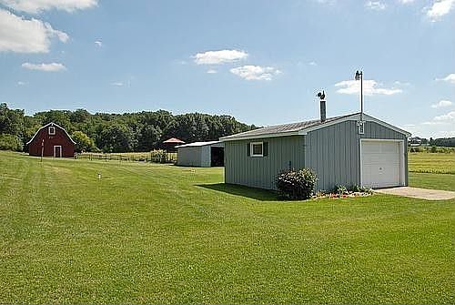 2nd image of 1904 Tower Dr