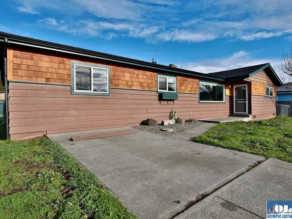 374 W Hemlock St, Sequim, WA 98382