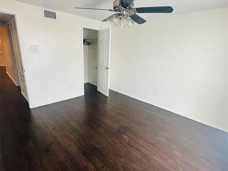 2401 Leon St #307 — Photo 16