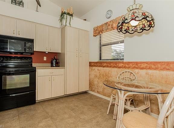3rd image of 527 Lake Louise Cir Unit 201