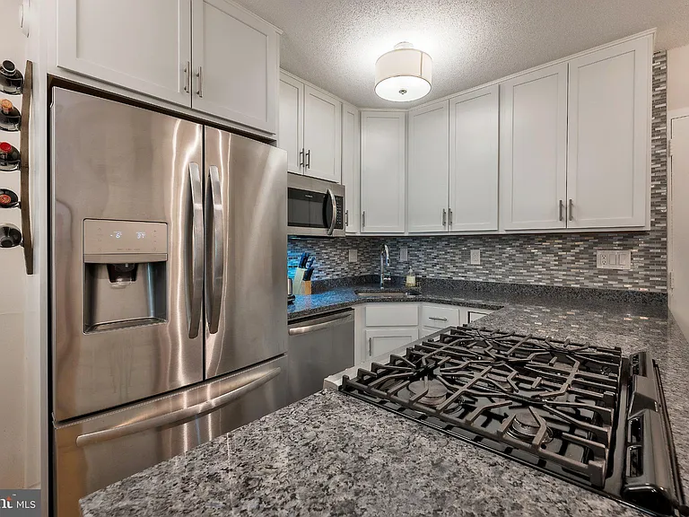 2201 L St NW #217 — Photo 6