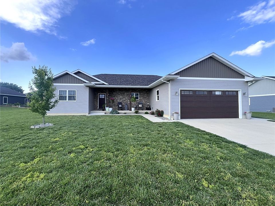 1st image of 318 Memorial Dr