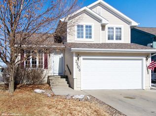 2906 E Diehl Ave, Des Moines, IA 50320