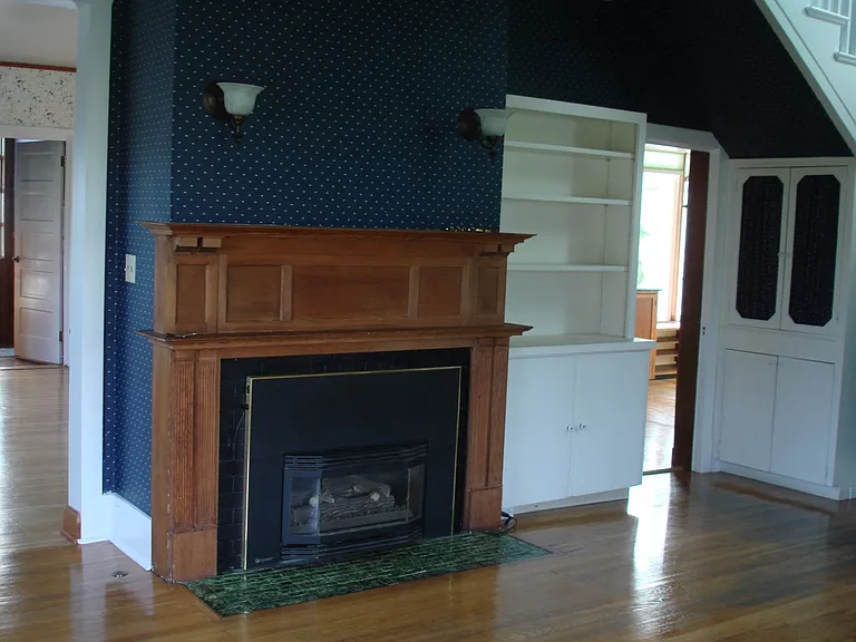 Fireplace and Bookcases
Dining Room to the Left
Kitchen to the Right