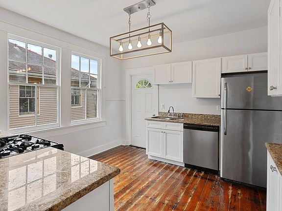 2nd image of 3134 Robert St