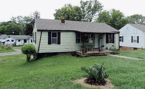 1st image of 3872 Speedway Cir