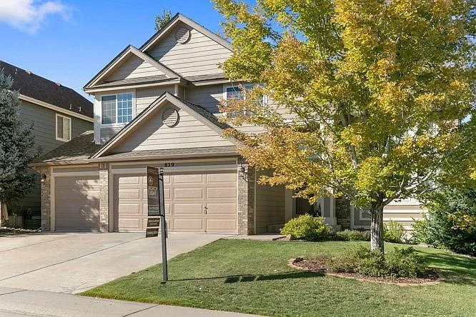 829 Sparrow Hawk Dr — Photo 2