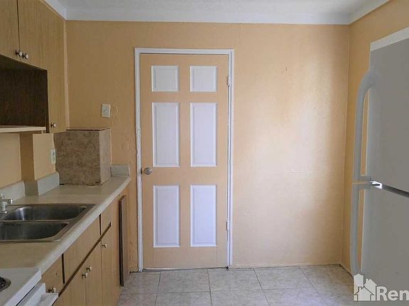 4th image of 702 Hazel Ave