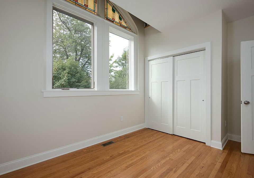 1st image of 398 Lincoln Pkwy #9