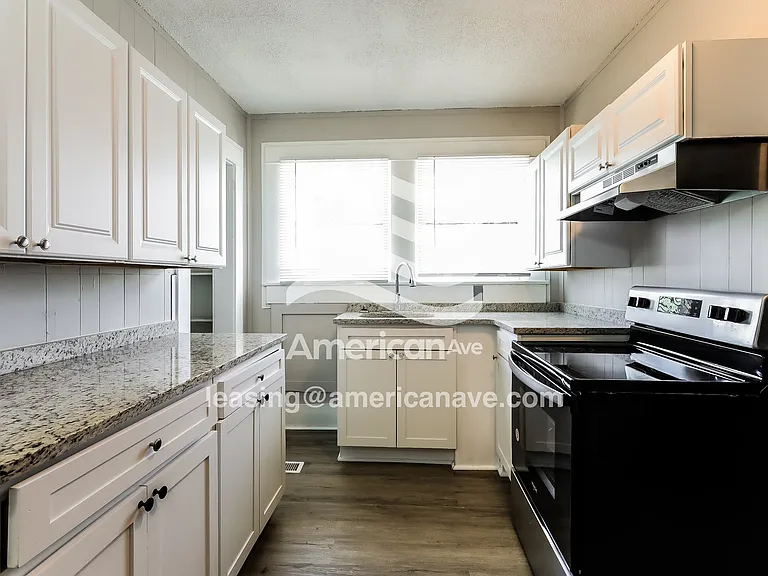 1524874_006_kitchen_13669875.jpg