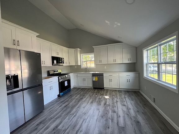 2nd image of 188 Sterling St