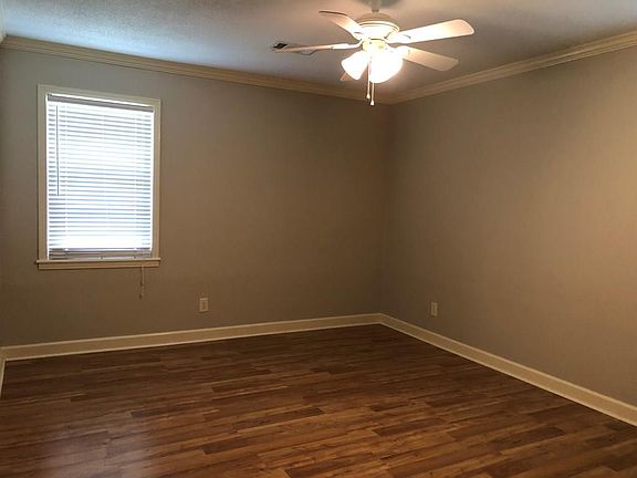 5th image of 1726 Dahlia Dr