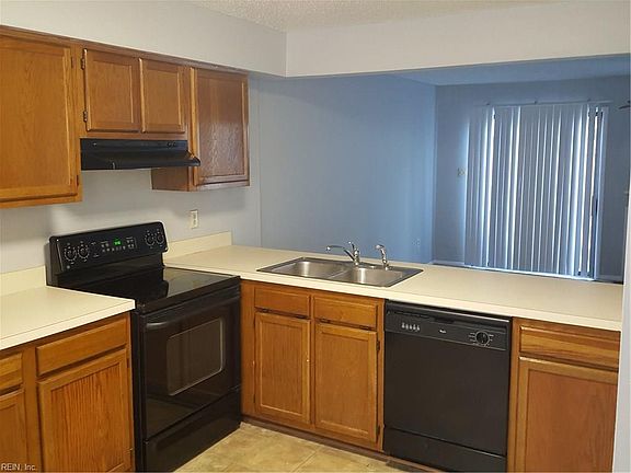 3rd image of 1402 Northface Ct