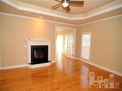 3rd image of 3520 Gladehill Ln