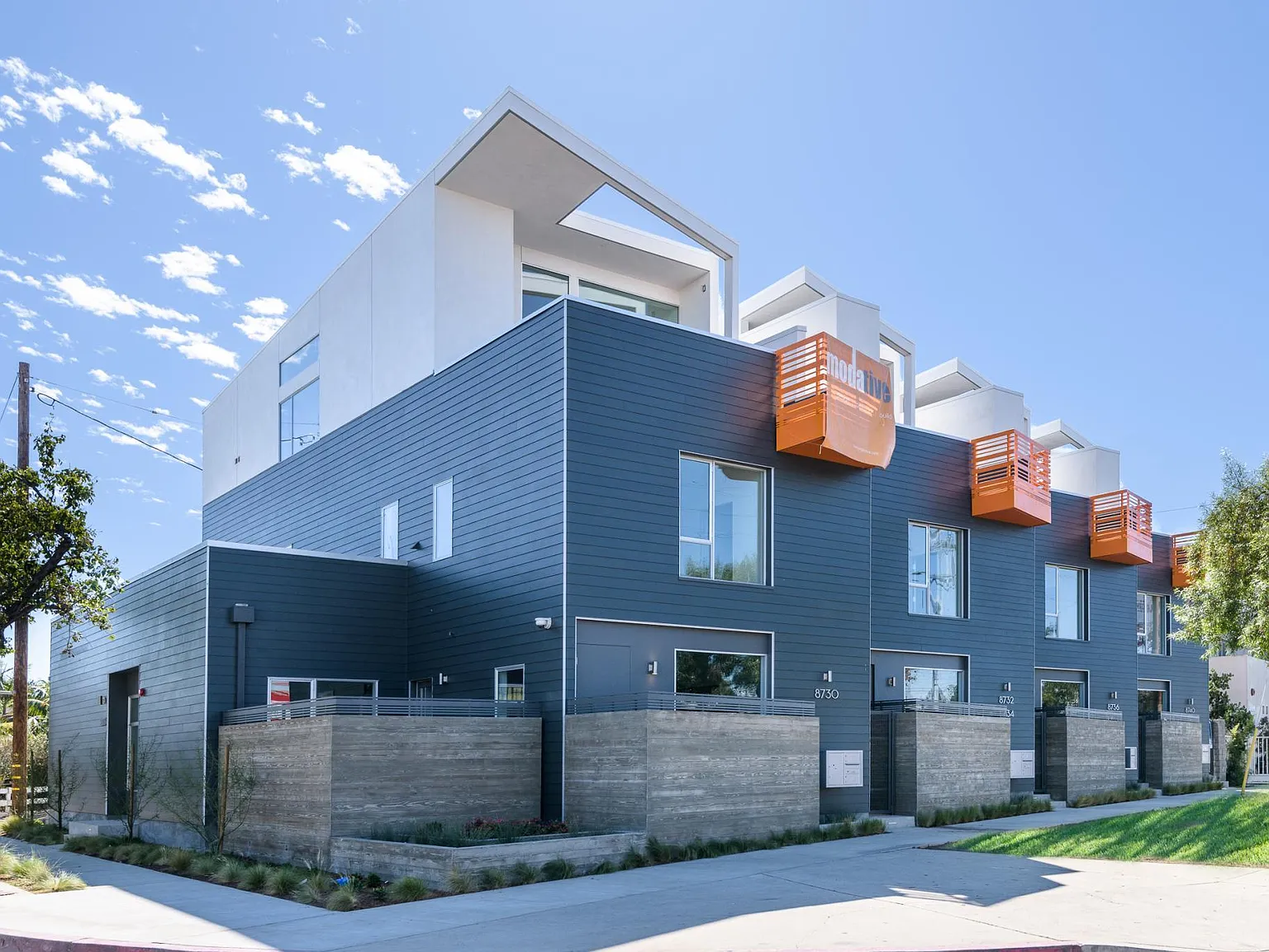 8738 Venice Blvd — Photo 1