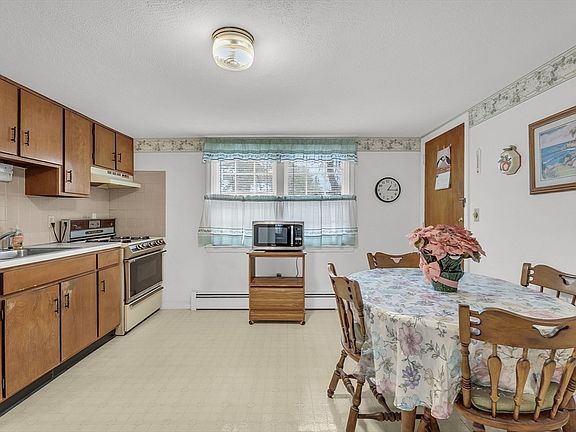 5th image of 15 Myles Standish Dr Unit 6