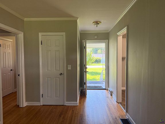 2nd image of 108 Peter St
