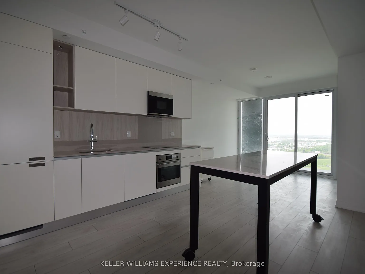 3 bed, $2,500 — Photo 4