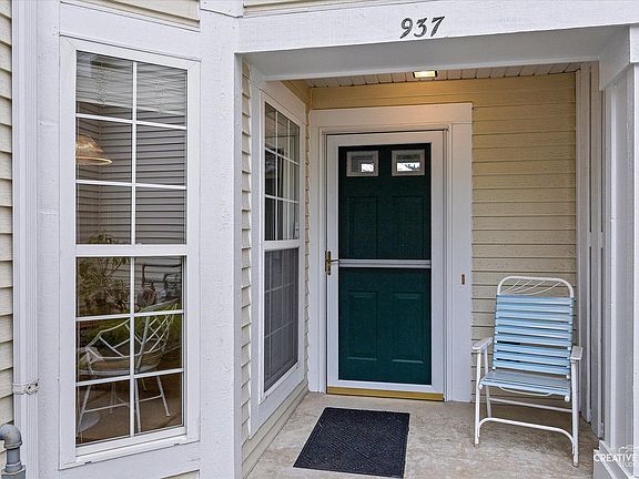 2nd image of 937 Huntington Dr