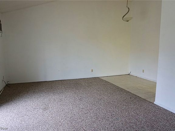 2nd image of 2469 Warren Pkwy