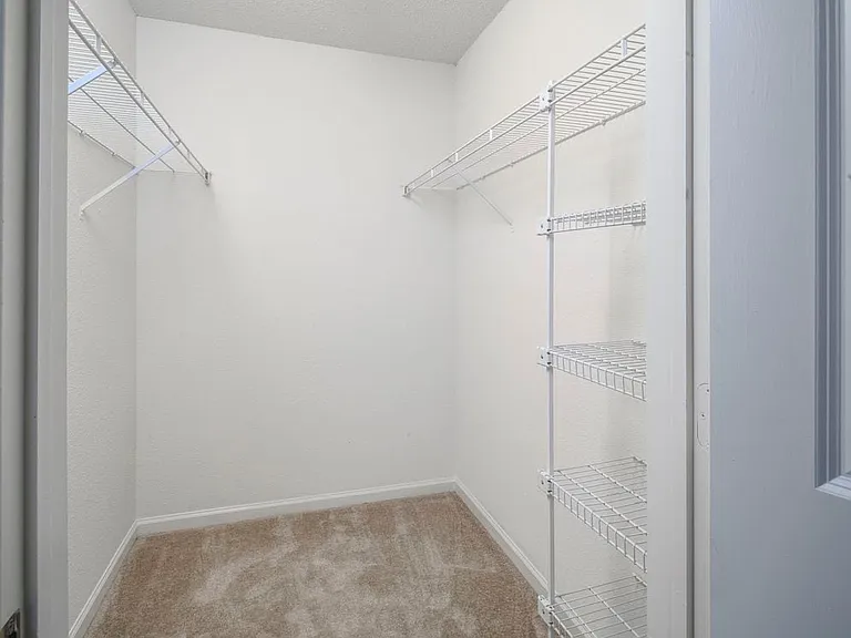 Wilmington Classic Package walk-in closet