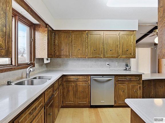 5th image of 5015 N 103rd St