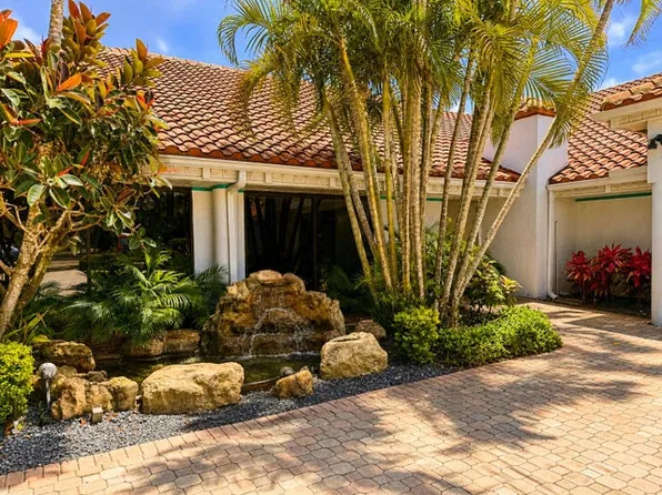 703 Crosswinds Dr, Greenacres, FL 33413