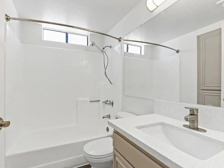 11325 Morrison St — Photo 61