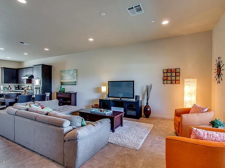 6937 E 6th St #1003 — Photo 29